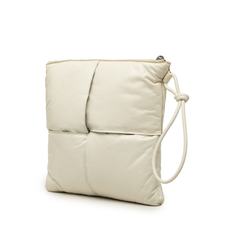 Pre-Loved Bottega Veneta Nappa Maxi Intrecciato Padded Square Wristlet Pouch - Picture 2 of 6